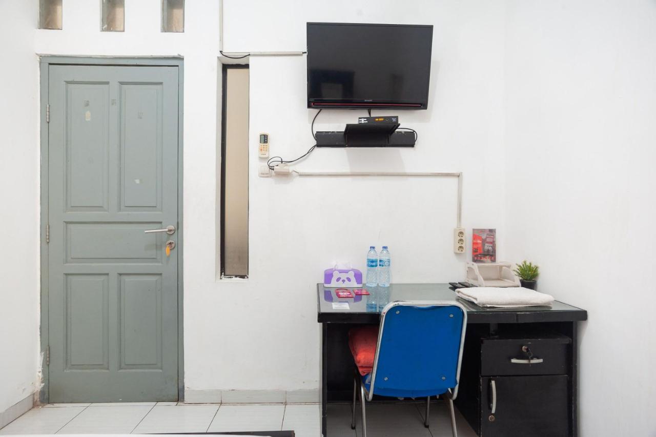 Hotel Reddoorz Syariah Near Grand Galaxy Park Ceger Exterior foto